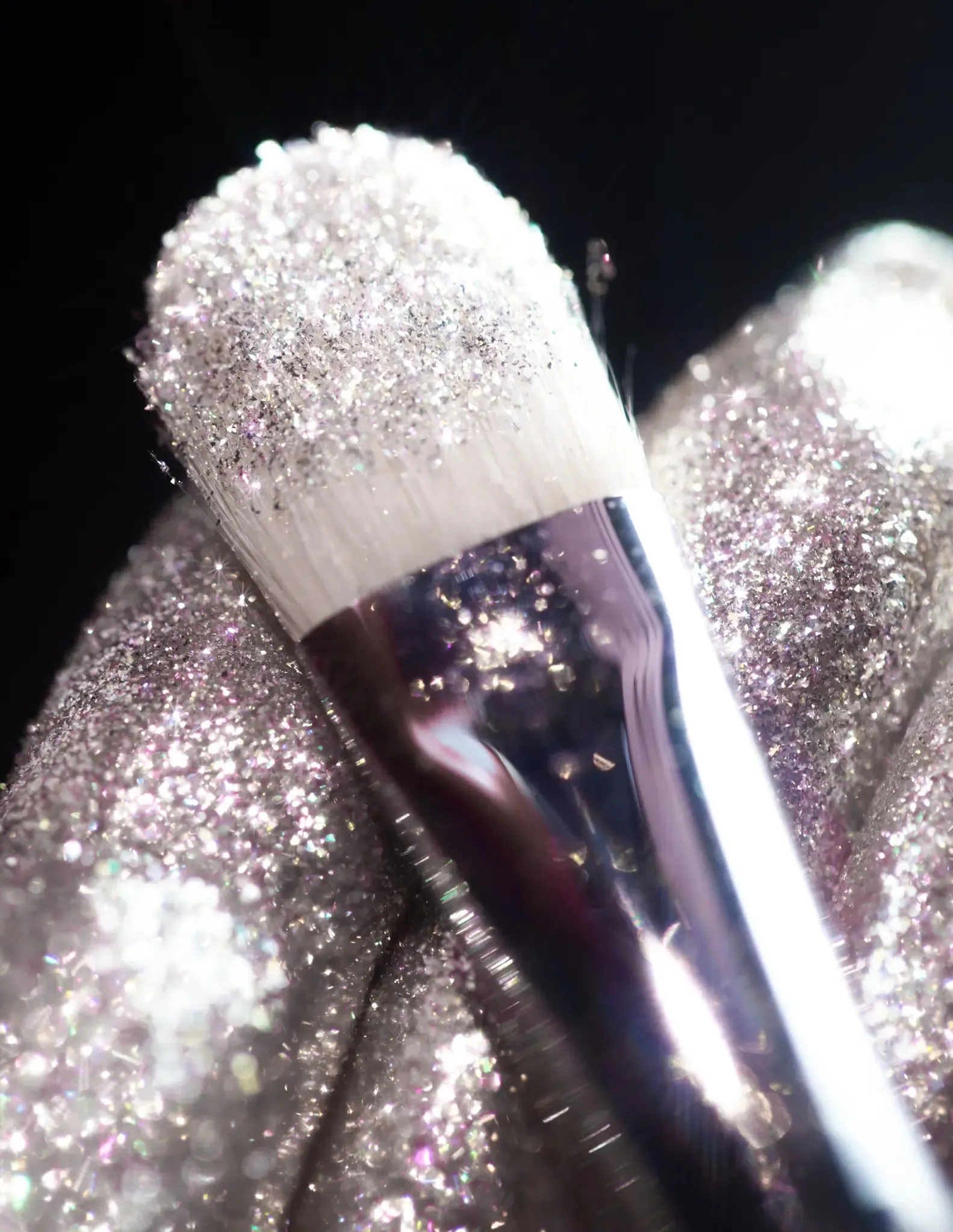 #04 Silver Eyeshadow Glitter