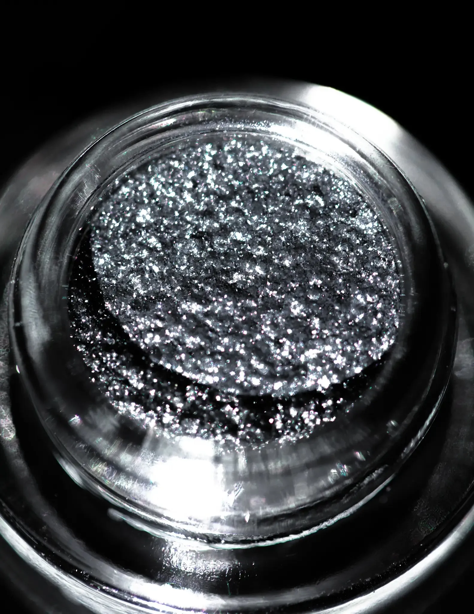 #24 Black Eyeshadow Glitter