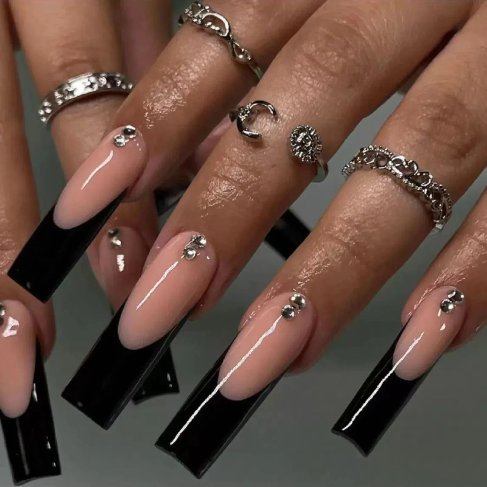 24pcs Artificial Nails With Glue | Detachable Long Fake Nail Tips | Design Press On Nails | Finished Nail Piece Sticker | Lady Glams