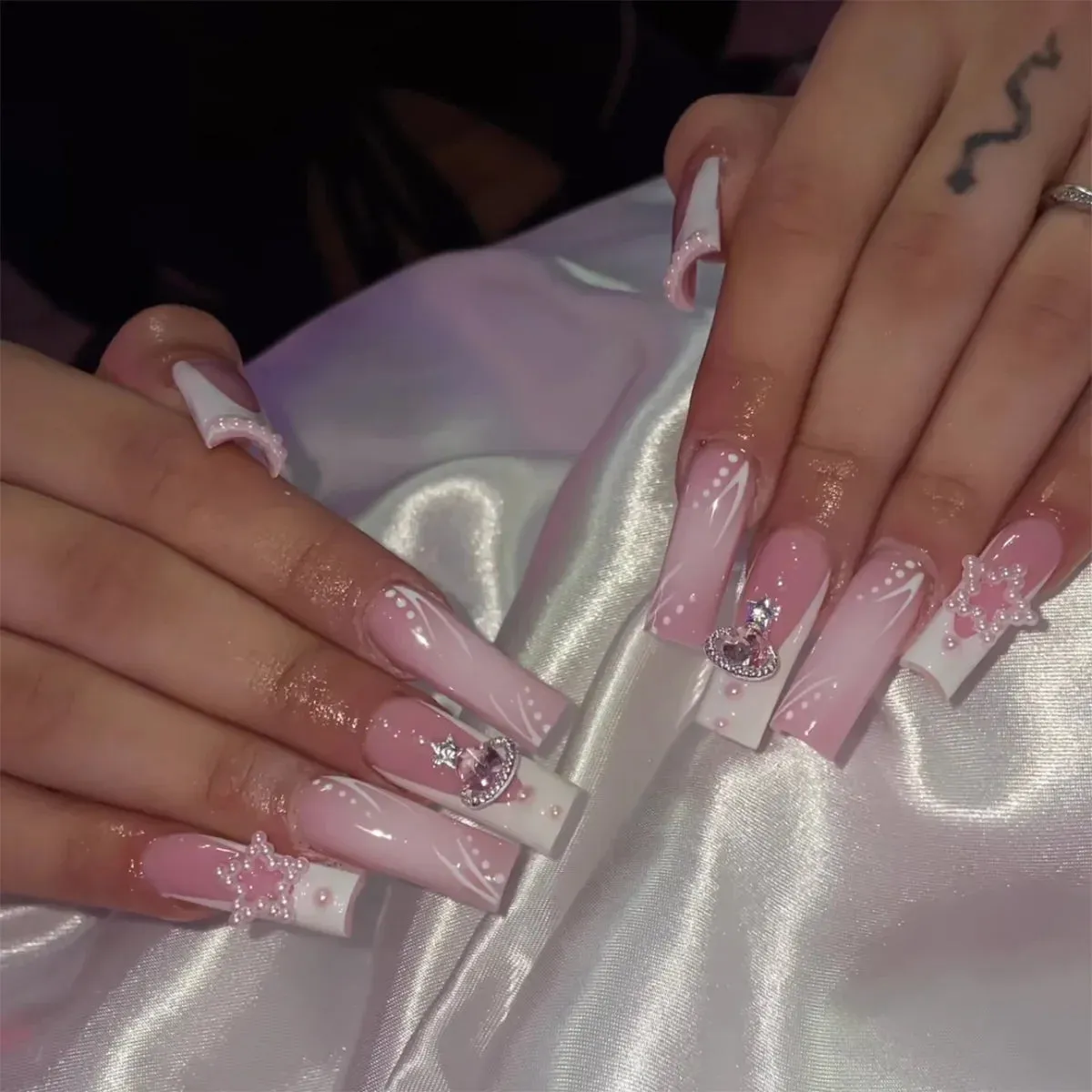 24pcs Artificial Nails With Glue | Detachable Long Fake Nail Tips | Design Press On Nails | Finished Nail Piece Sticker | Lady Glams