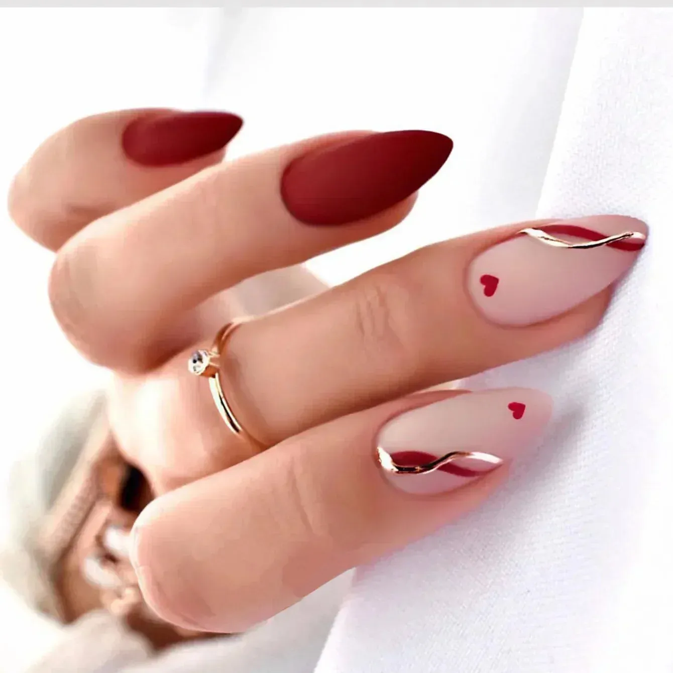 24pcs Wearable Short Round Head False Nails Sparkling French Designs Full Cover Almond fake nails with glue Press On nails tips