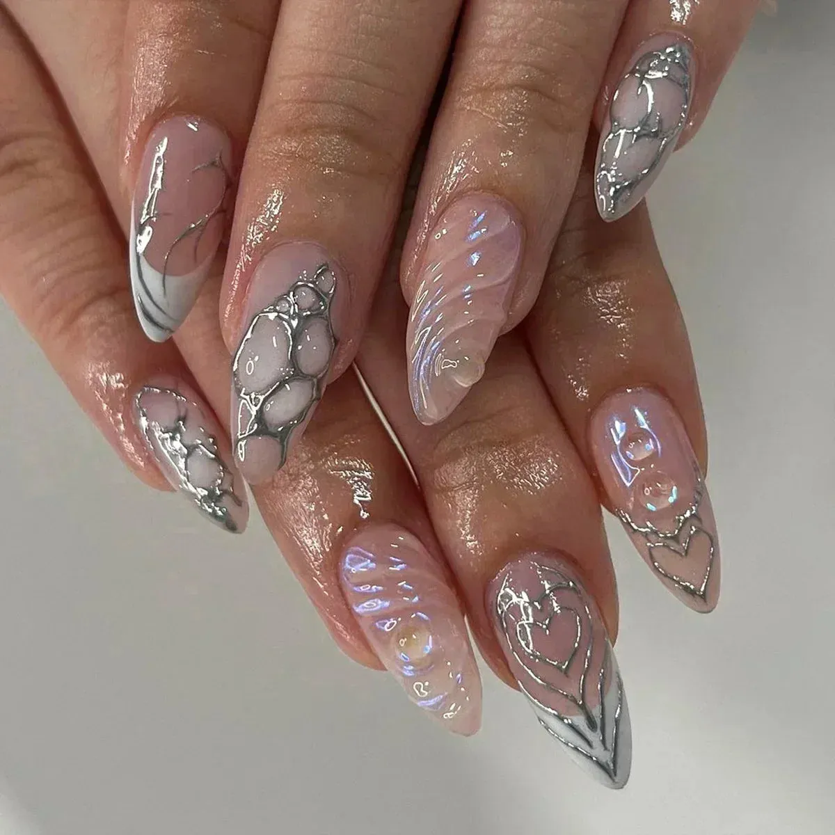 24pcs Wearable Short Round Head False Nails Sparkling French Designs Full Cover Almond fake nails with glue Press On nails tips