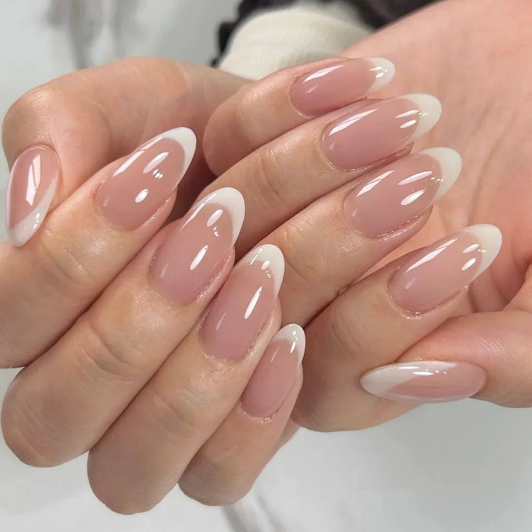 24pcs Wearable Short Round Head False Nails Sparkling French Designs Full Cover Almond fake nails with glue Press On nails tips