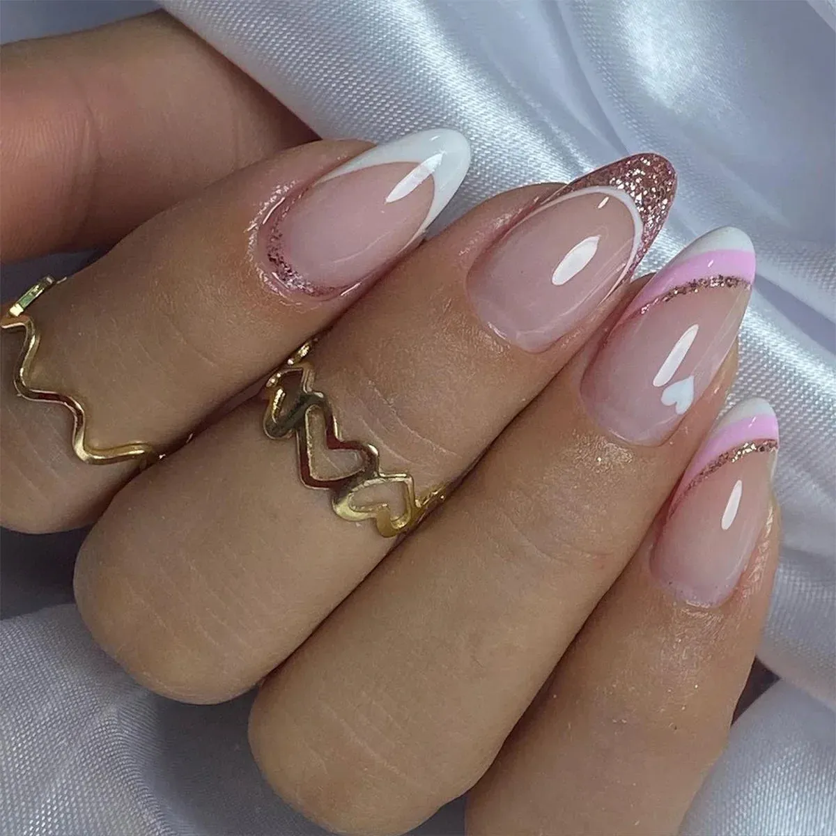 24pcs Wearable Short Round Head False Nails Sparkling French Designs Full Cover Almond fake nails with glue Press On nails tips