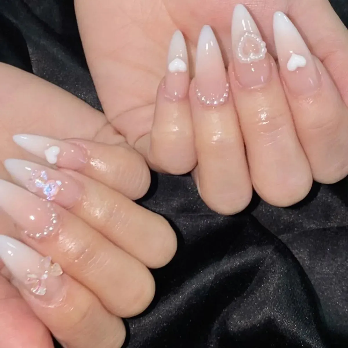24pcs Wearable Short Round Head False Nails Sparkling French Designs Full Cover Almond fake nails with glue Press On nails tips