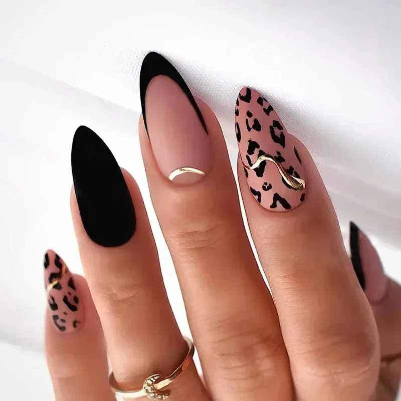 24pcs Wearable Short Round Head False Nails Sparkling French Designs Full Cover Almond fake nails with glue Press On nails tips