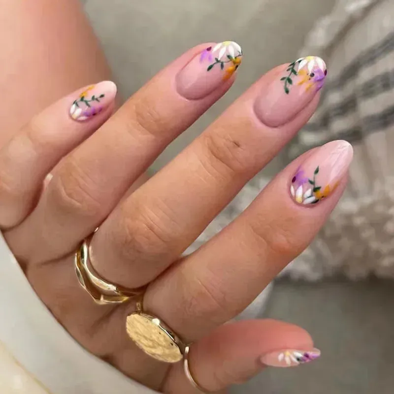 Aiertu 24Pcs Simple Green French False Nails Short Almond Fake Nails with Wave Line Design Wearable Round Head Press on Nail Tips