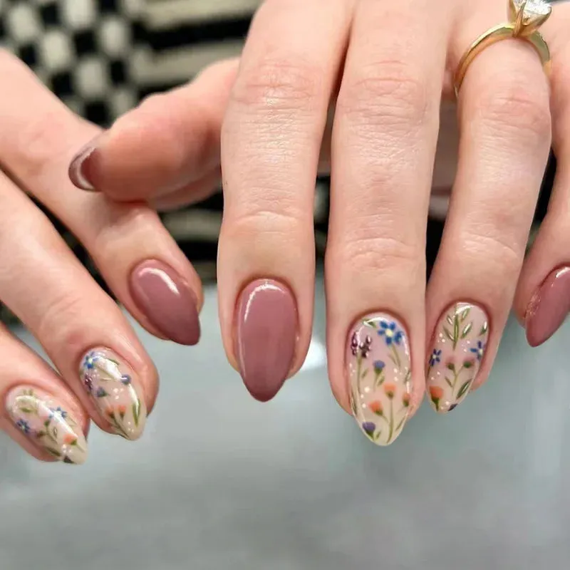 Aiertu 24Pcs Simple Green French False Nails Short Almond Fake Nails with Wave Line Design Wearable Round Head Press on Nail Tips