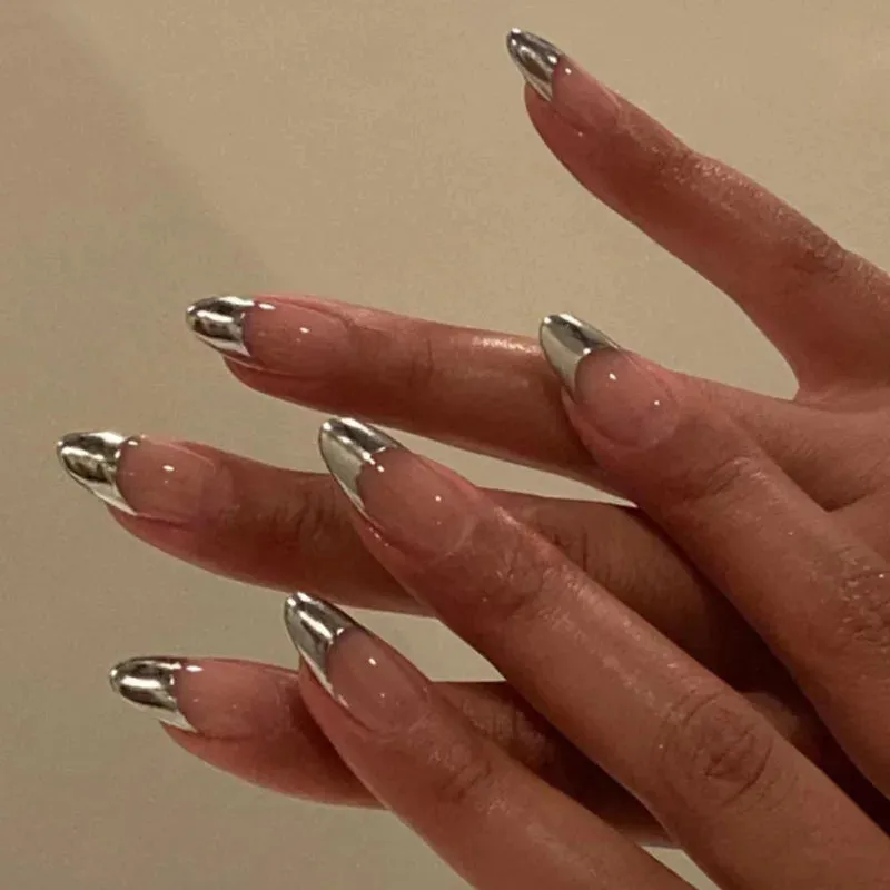 Aiertu 24Pcs Simple Green French False Nails Short Almond Fake Nails with Wave Line Design Wearable Round Head Press on Nail Tips