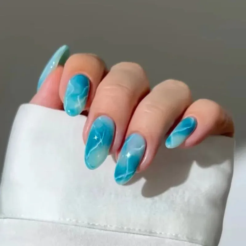Aiertu 24Pcs Simple Green French False Nails Short Almond Fake Nails with Wave Line Design Wearable Round Head Press on Nail Tips
