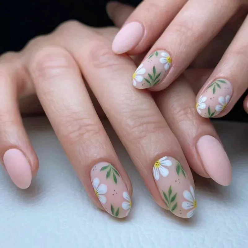 Aiertu 24Pcs Simple Green French False Nails Short Almond Fake Nails with Wave Line Design Wearable Round Head Press on Nail Tips