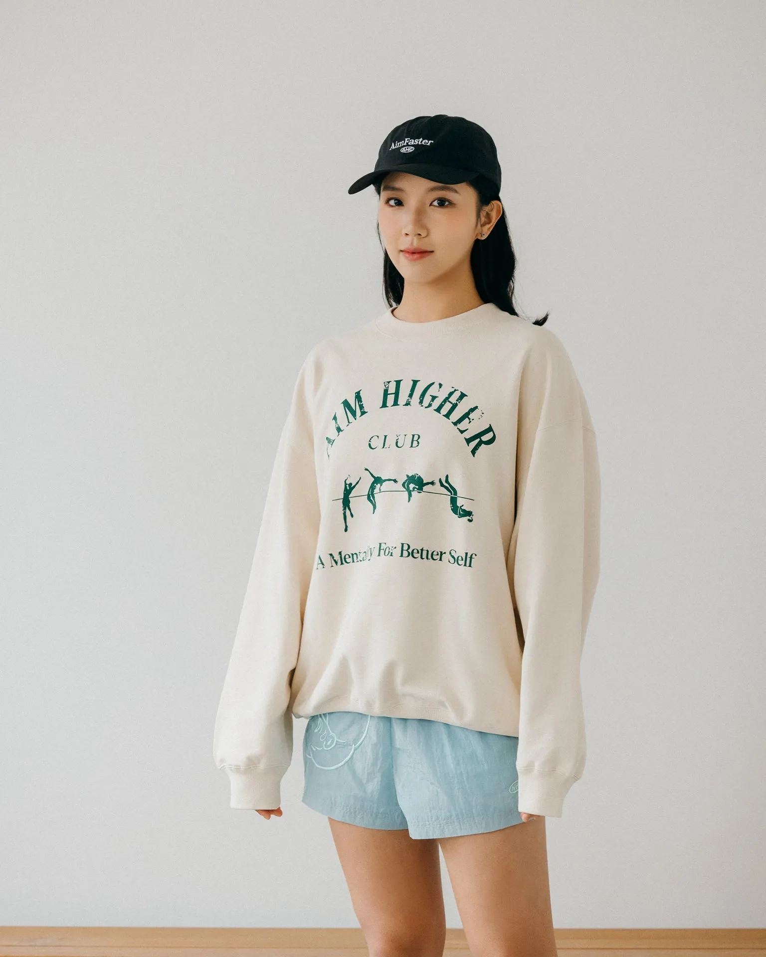 Aim Higher Club Light Sweater/ Cream