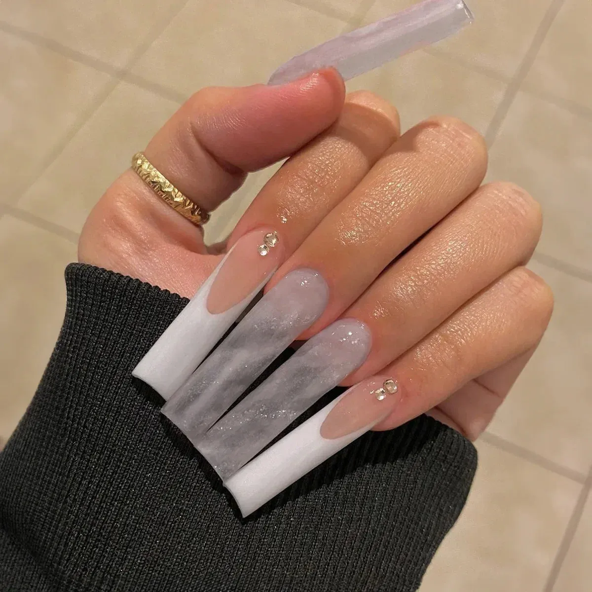 binfenxie 24pc Detachable Ballet Coffin French Fake Nails with Designs Butterfly Full Cover Press on Nails XL Artificial Nails with Glue