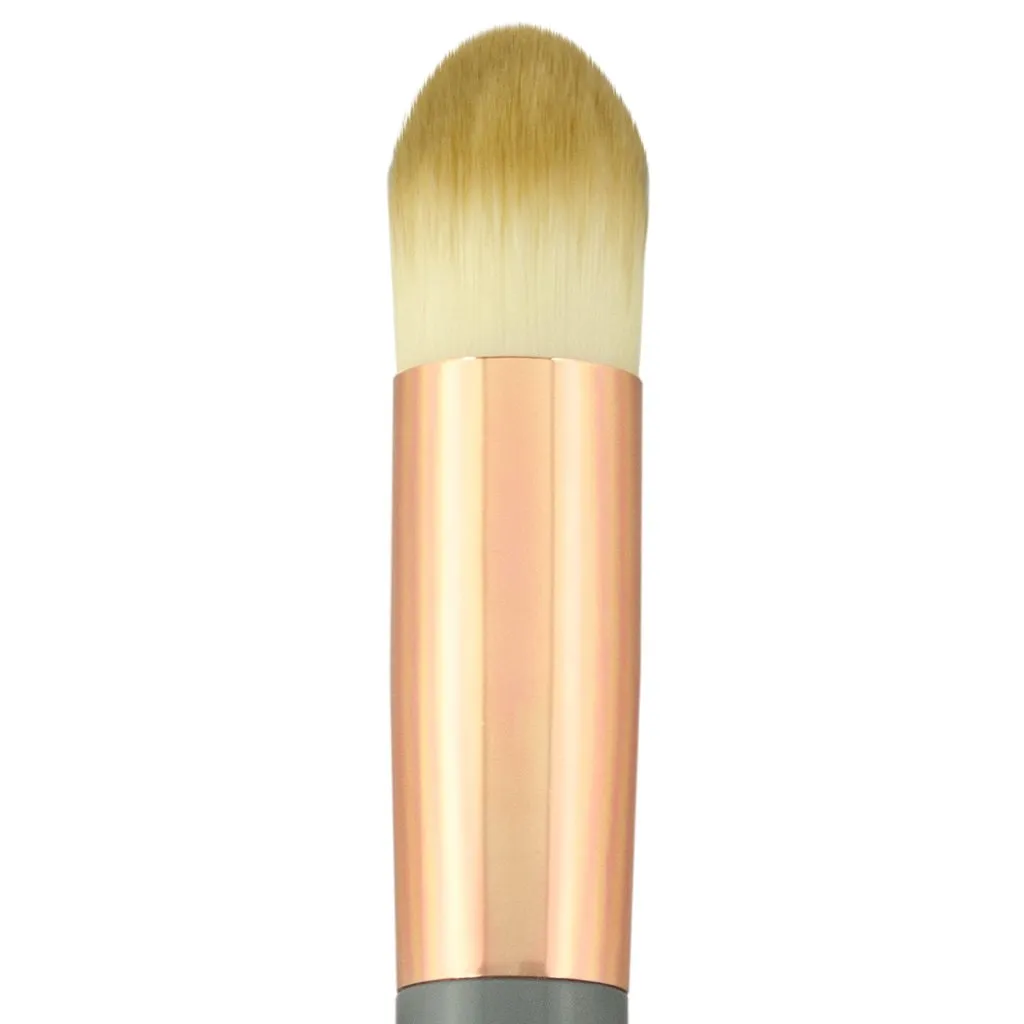 Chique™ Pro Pointed Foundation