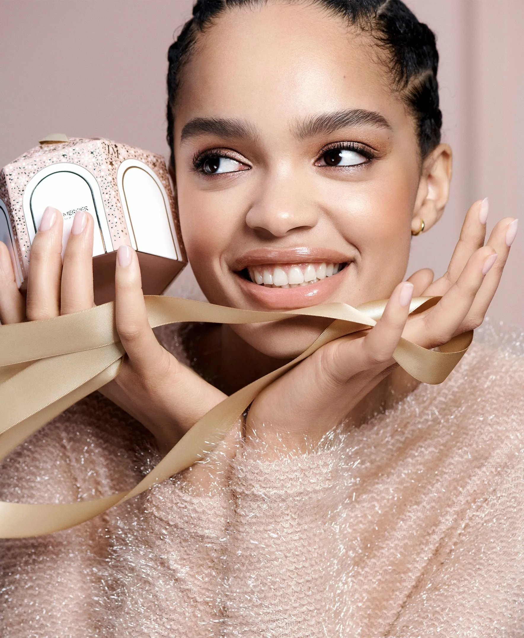 Divinely Flawless Translucent Loose Setting Powder & Puff Set (Limited Edition)