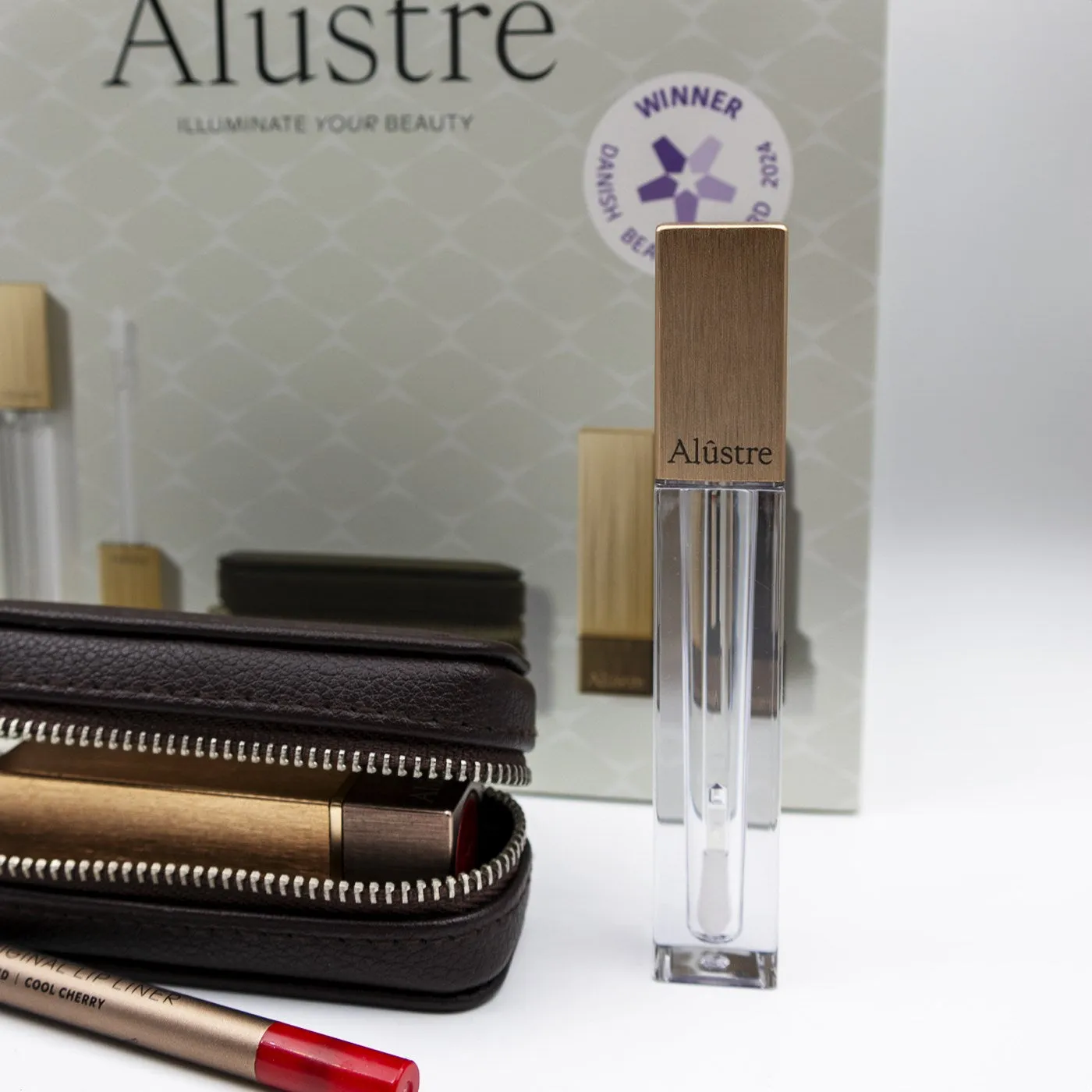 ESSENTIAL SET LIPS