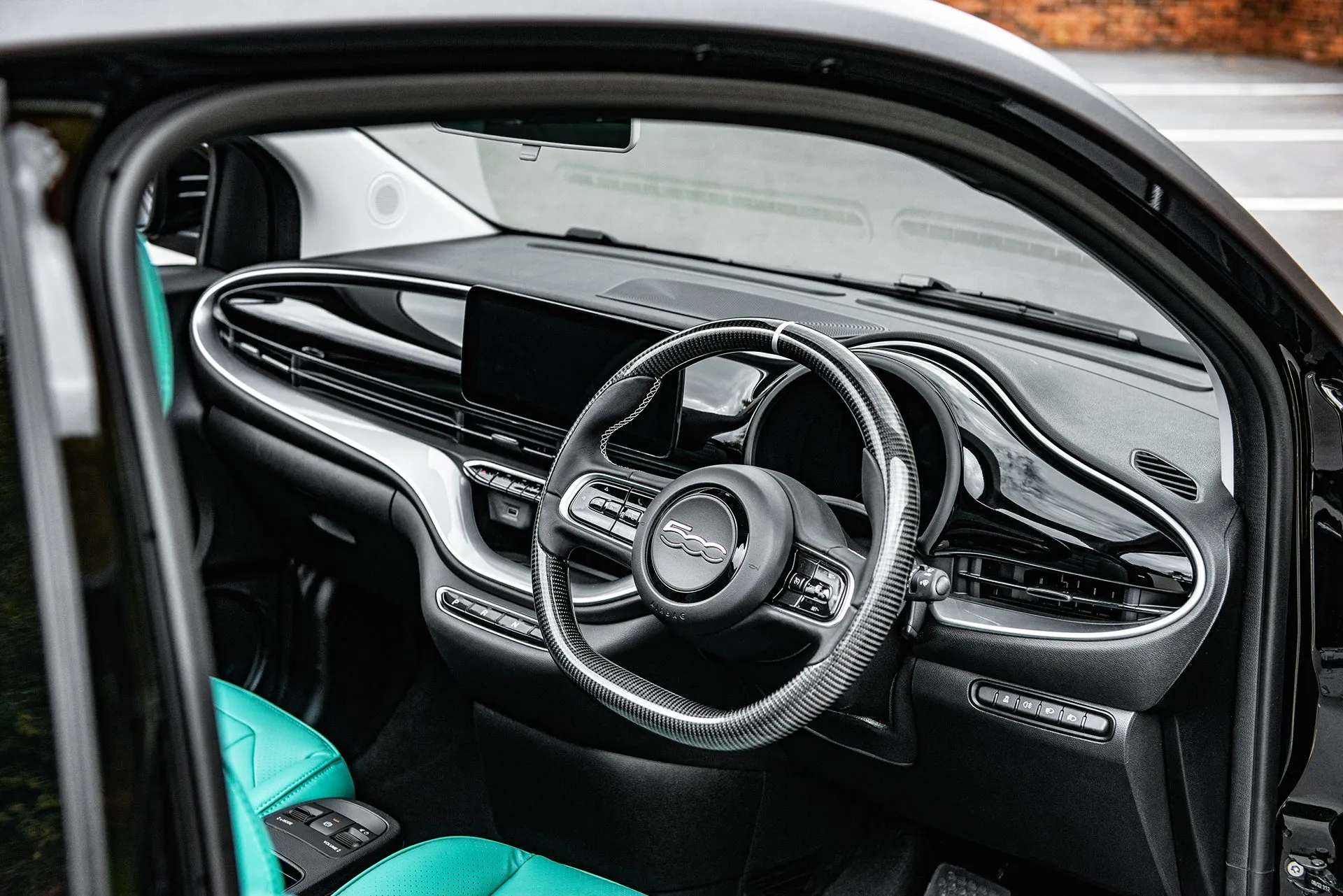 Fiat 500E (2020-Present) Exposed Carbon Fibre Steering Wheel