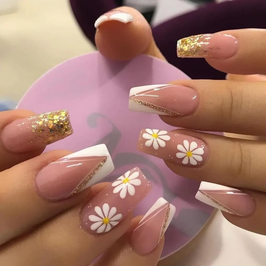 Flytonn 24Pcs Naked Pink French White Side False Nails Short Simple Nail Art Beauty Press On Fake Nails Full Cover Artificial Nails Tips