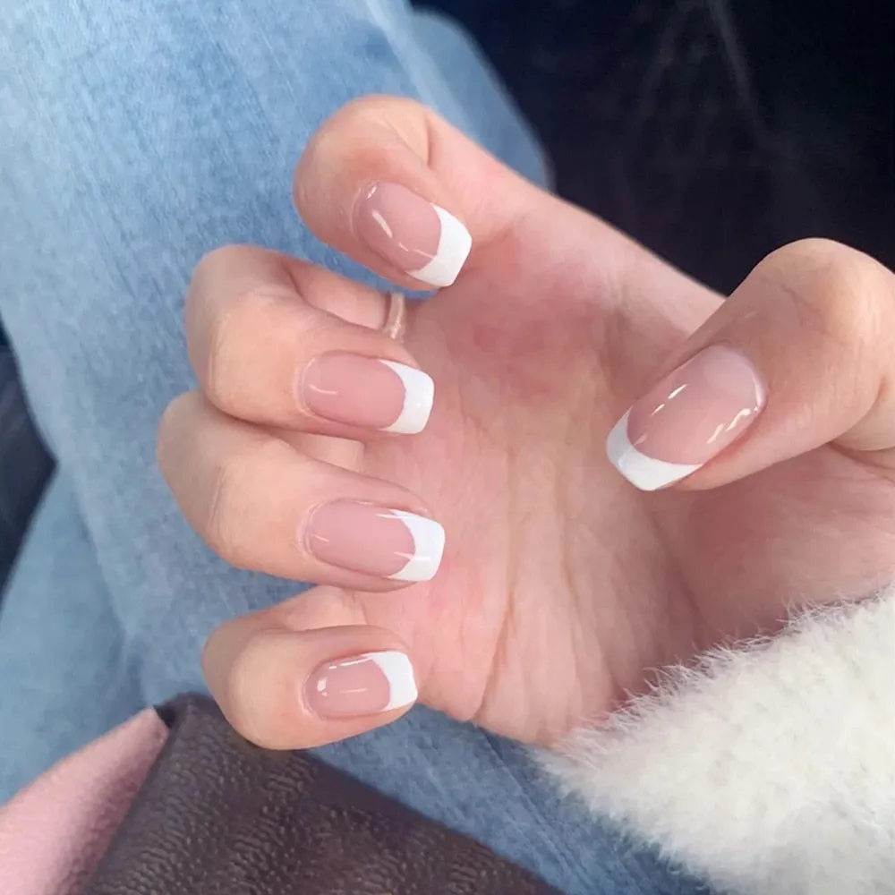 Flytonn 24Pcs Naked Pink French White Side False Nails Short Simple Nail Art Beauty Press On Fake Nails Full Cover Artificial Nails Tips