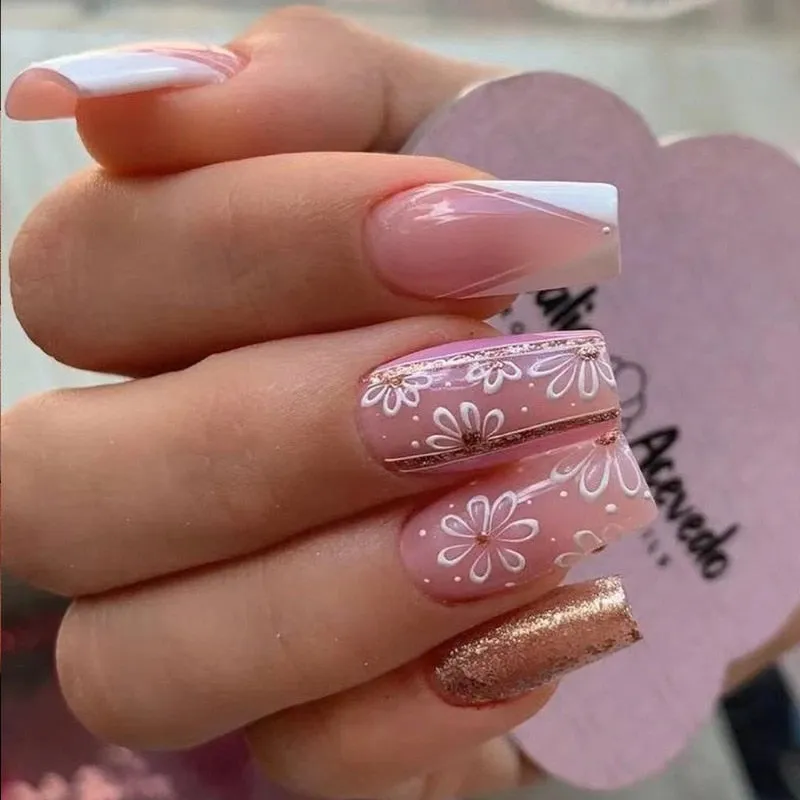 Flytonn 24Pcs Naked Pink French White Side False Nails Short Simple Nail Art Beauty Press On Fake Nails Full Cover Artificial Nails Tips