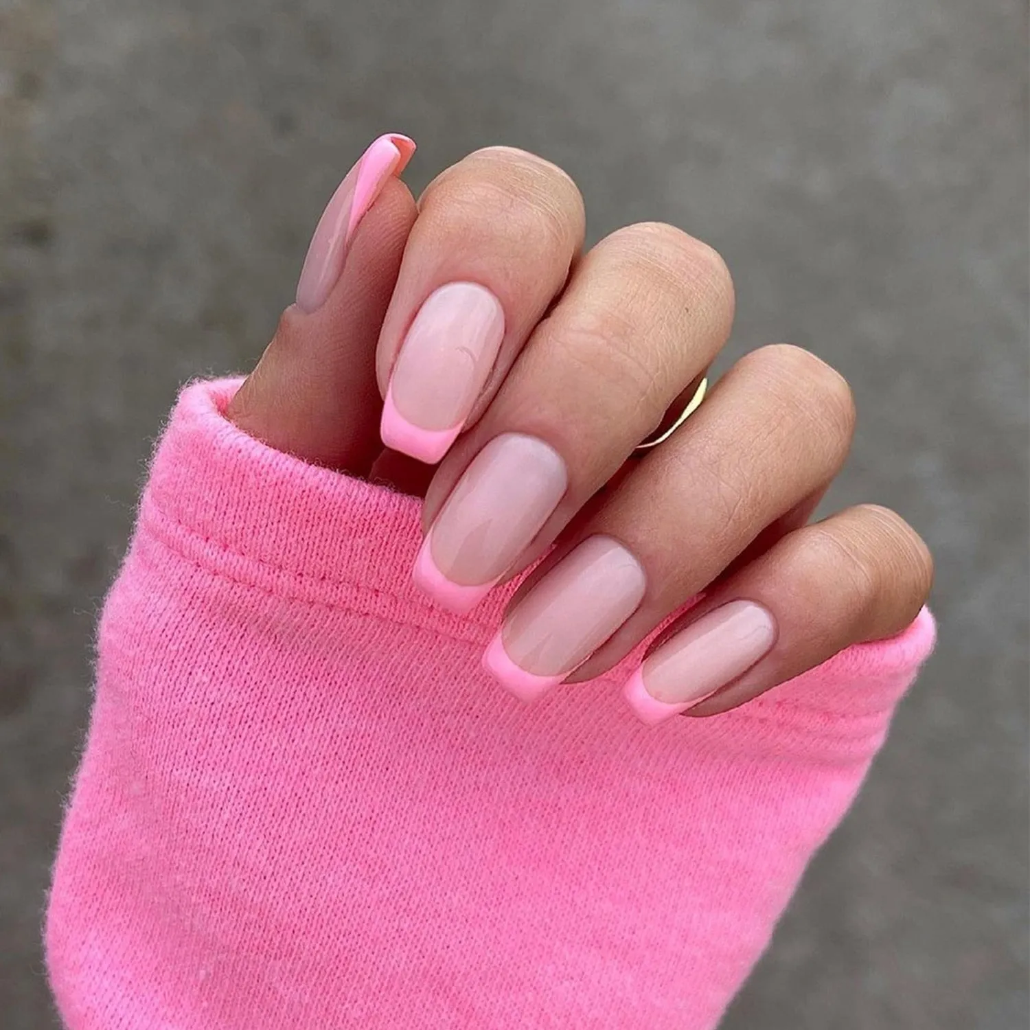 Flytonn 24Pcs Naked Pink French White Side False Nails Short Simple Nail Art Beauty Press On Fake Nails Full Cover Artificial Nails Tips
