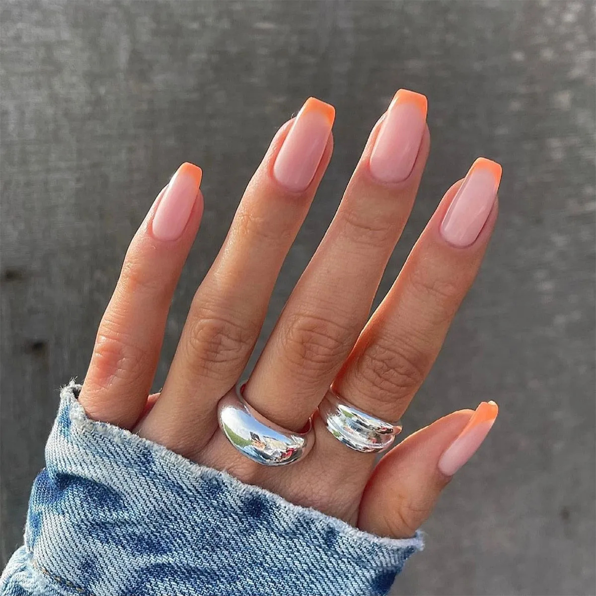 Flytonn 24Pcs Naked Pink French White Side False Nails Short Simple Nail Art Beauty Press On Fake Nails Full Cover Artificial Nails Tips