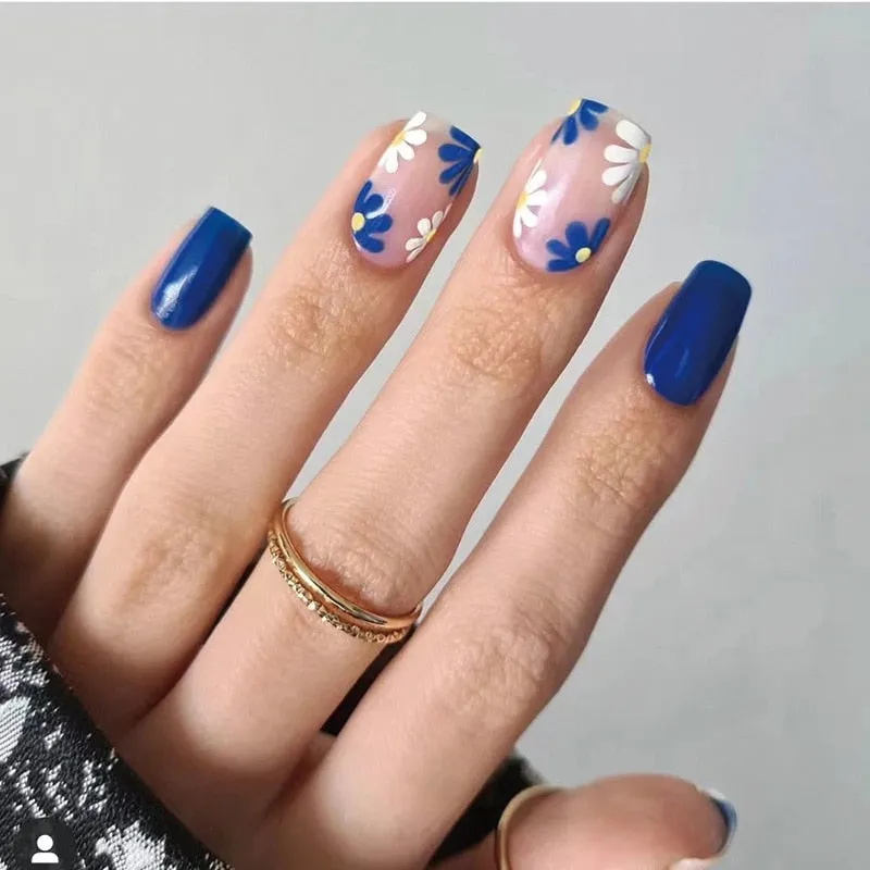 Flytonn 24Pcs Naked Pink French White Side False Nails Short Simple Nail Art Beauty Press On Fake Nails Full Cover Artificial Nails Tips