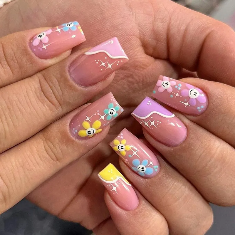 Flytonn 24Pcs Naked Pink French White Side False Nails Short Simple Nail Art Beauty Press On Fake Nails Full Cover Artificial Nails Tips
