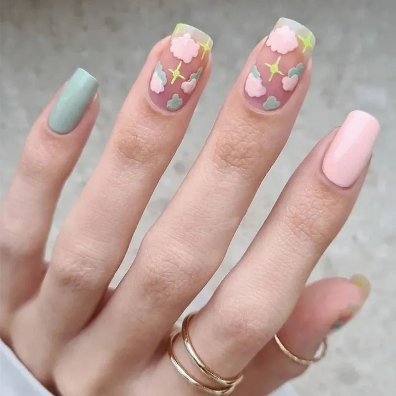 Flytonn 24Pcs Naked Pink French White Side False Nails Short Simple Nail Art Beauty Press On Fake Nails Full Cover Artificial Nails Tips