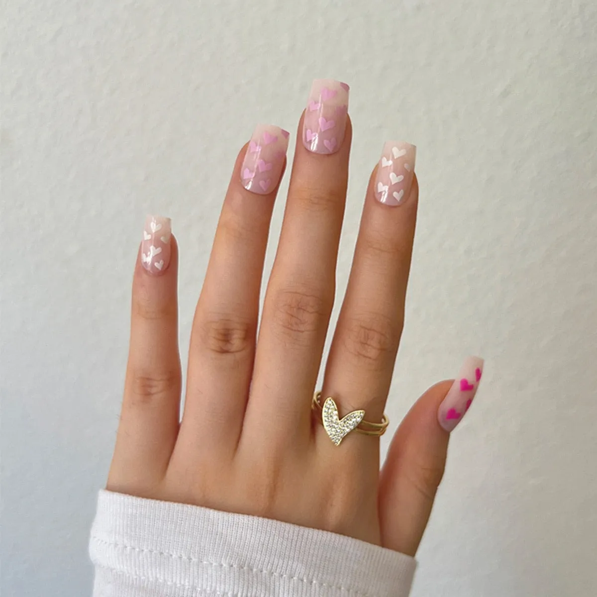Flytonn 24Pcs Naked Pink French White Side False Nails Short Simple Nail Art Beauty Press On Fake Nails Full Cover Artificial Nails Tips