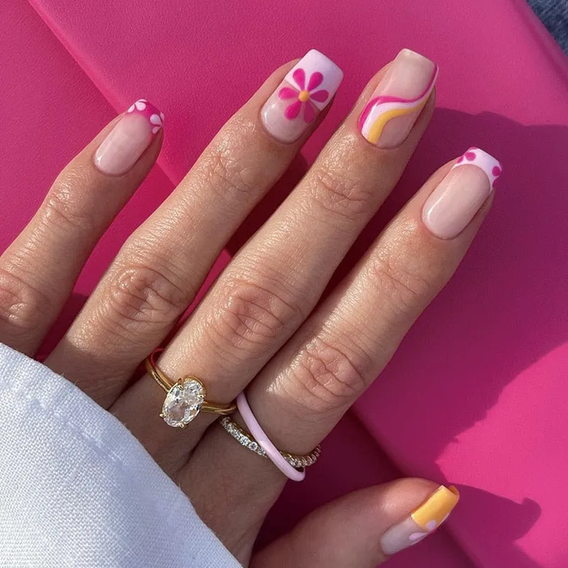 Flytonn 24Pcs Naked Pink French White Side False Nails Short Simple Nail Art Beauty Press On Fake Nails Full Cover Artificial Nails Tips