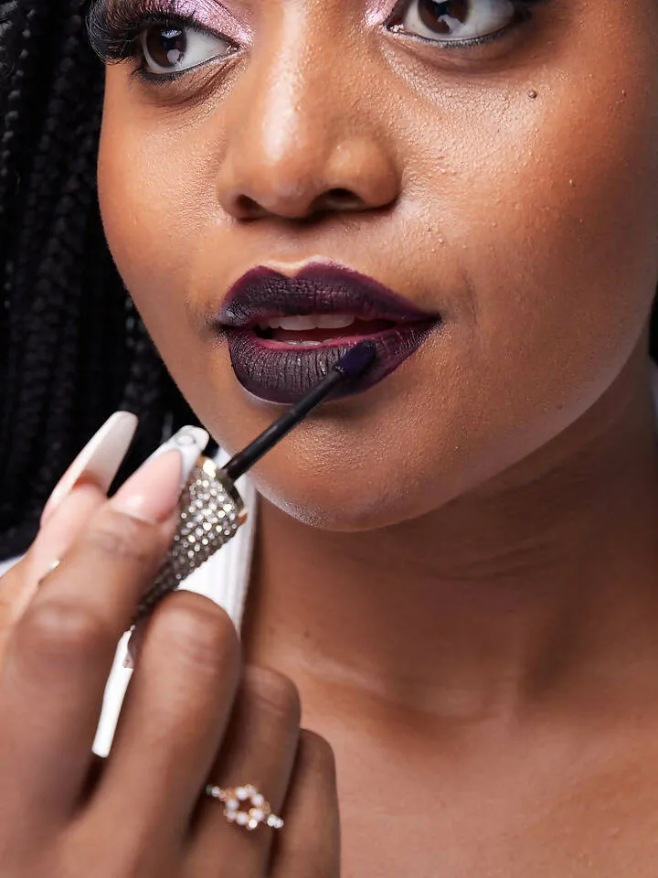 Glamour Queen No Limit Lipstick - Mulberry Purple