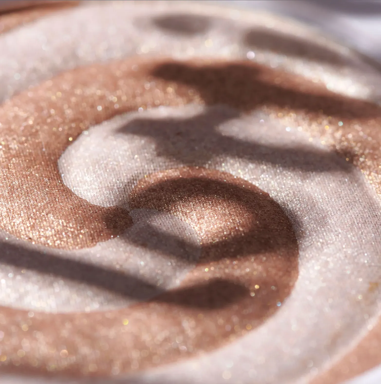 Lottie London Frosted Highlighter Swirl ”Cinnamon Bun” 8g
