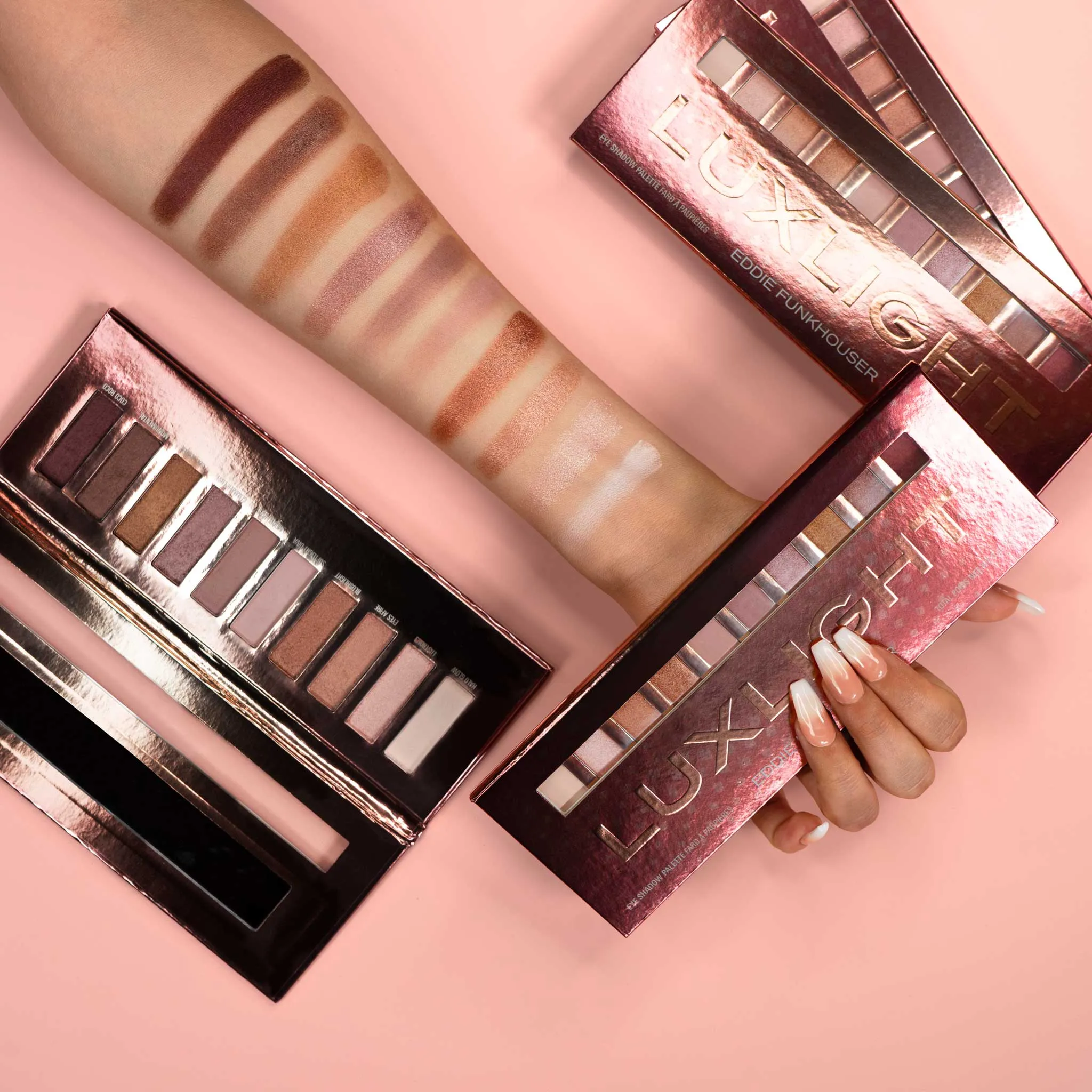 LUXLIGHT EYESHADOW PALETTE