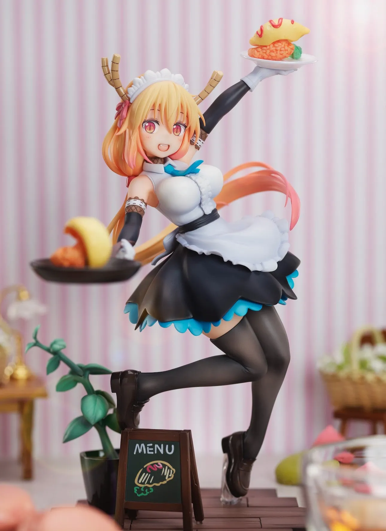 Miss Kobayashi's Dragon Maid - Tohru Maid Cafe Ver. 1/7 Scale Figure