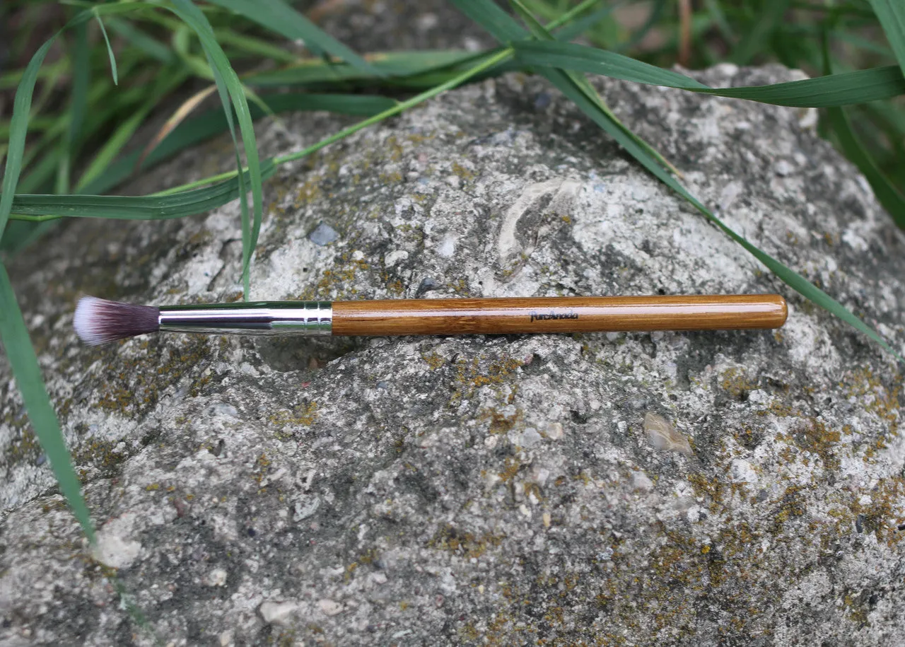 Pure Anada Tapered Blending Eye Brush