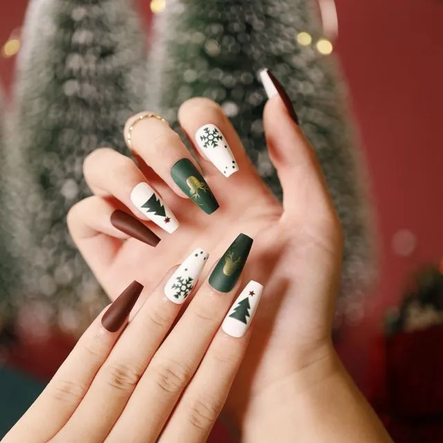 Qfdian gifts for women Fake nails press on Detachable Christmas painting Snowflake Coffin False Nails Wearable Ballerina Fake Nails Full Cover Nail Tip