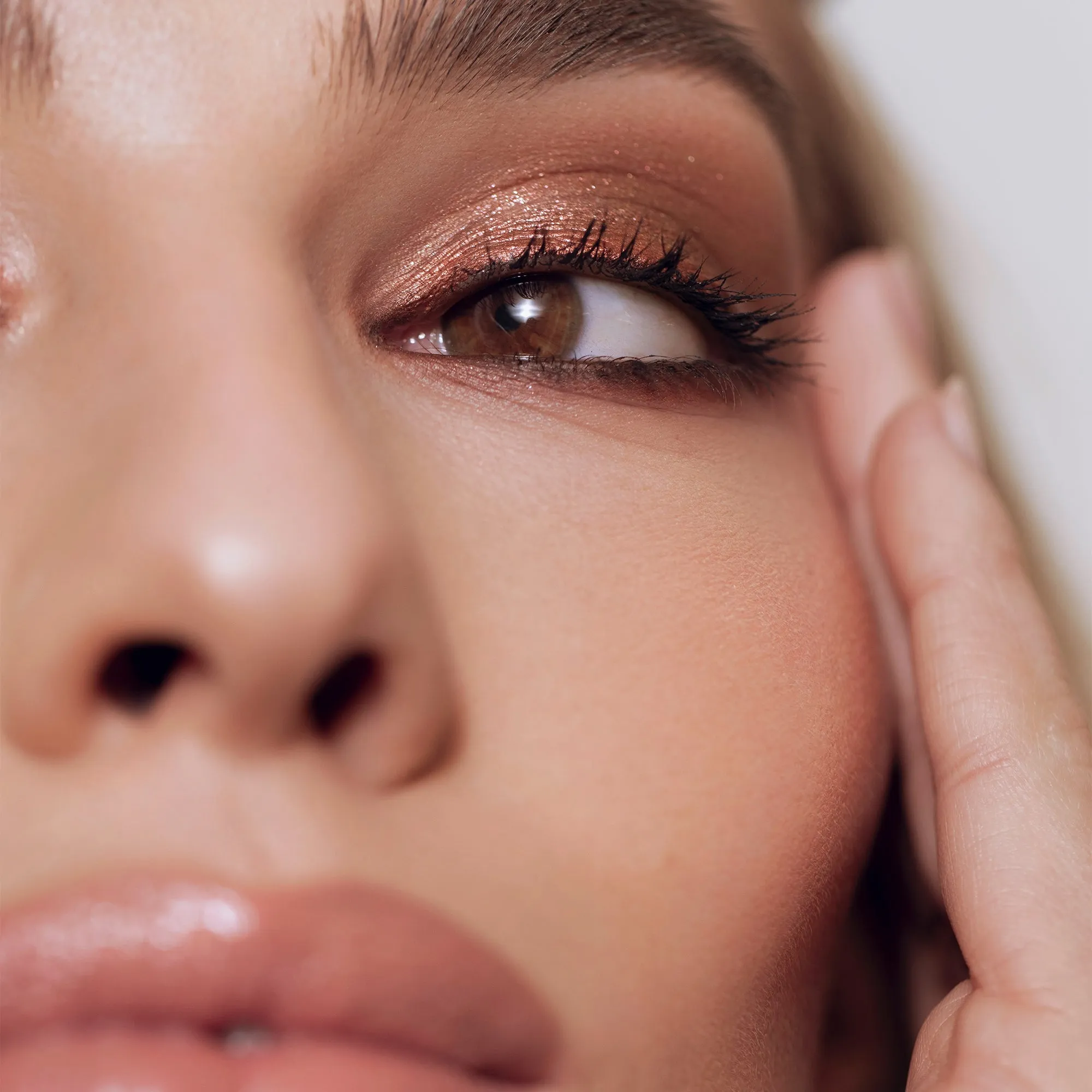 ROEN BEAUTY - Eyeline Define Eyeliner Pencil
