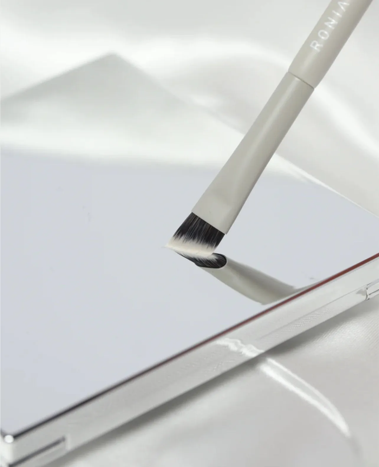 Ronia x Jasmine Lee 8 Pce Eye Brush Set