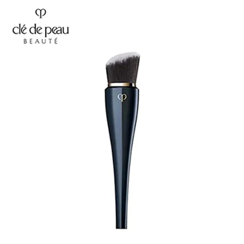 Shiseido Clé de Peau Beauté Foundation Brush