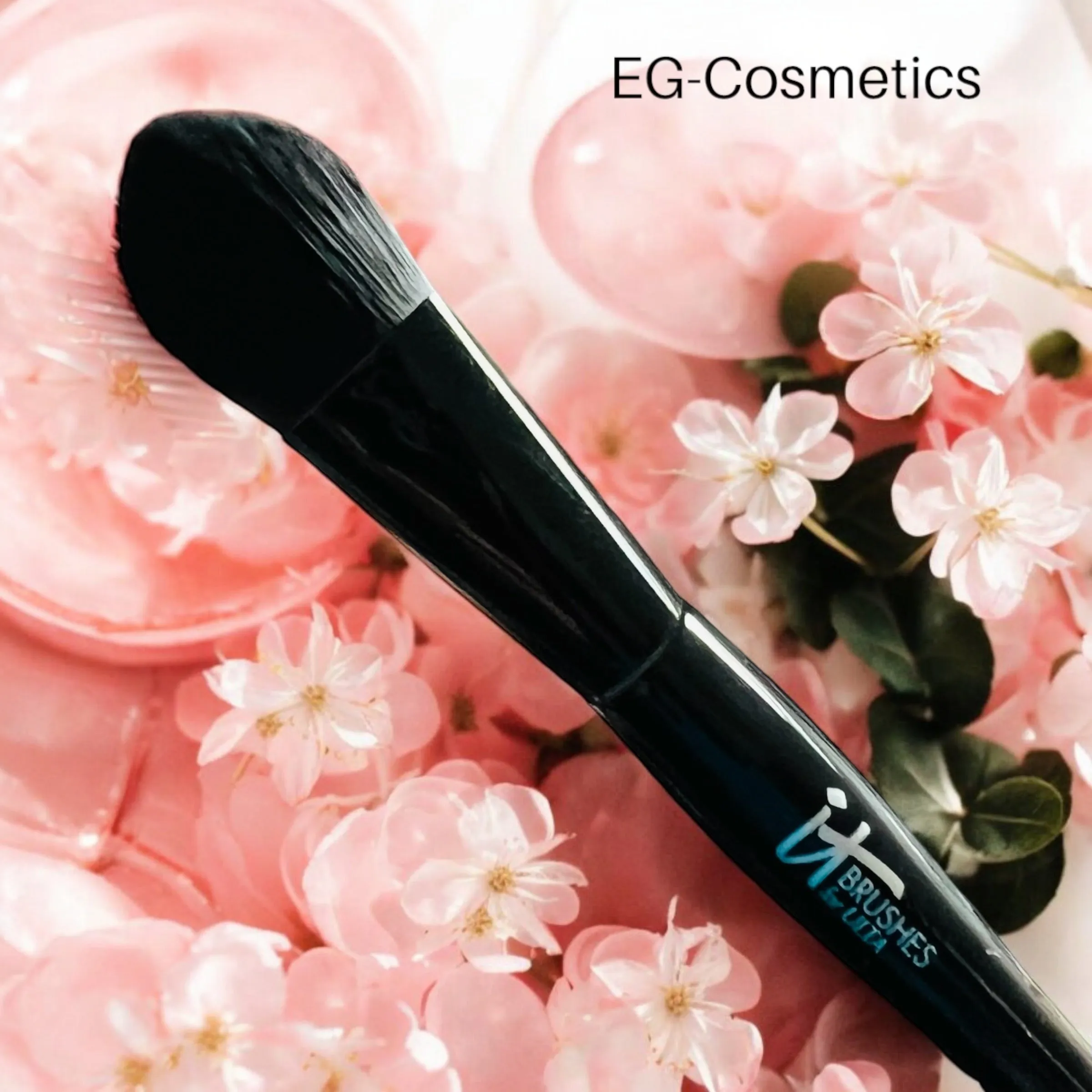 Silky Foundation Brush - it Brushes for Ulta