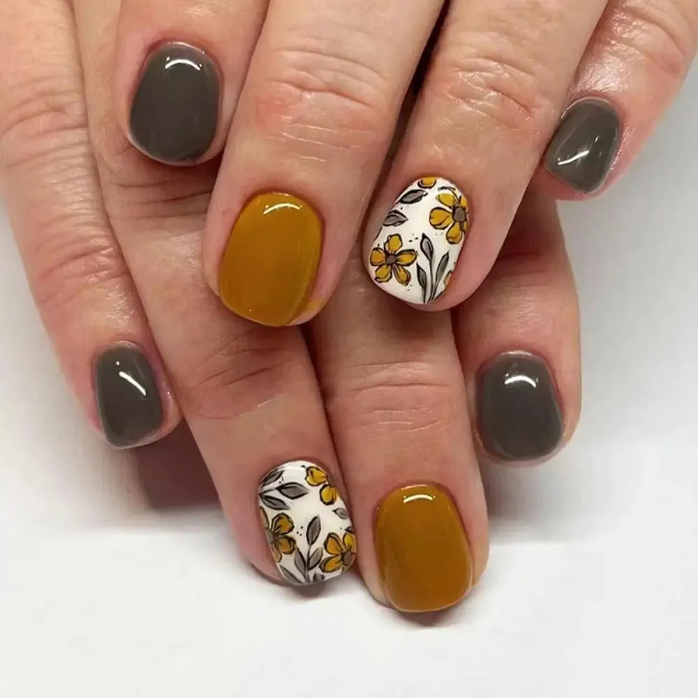Wjczt 24pcs Short Round False Nails French Ballet Nail Little Bear Leaf Gold Slices Full Cover Detachable Press on Nail Tips